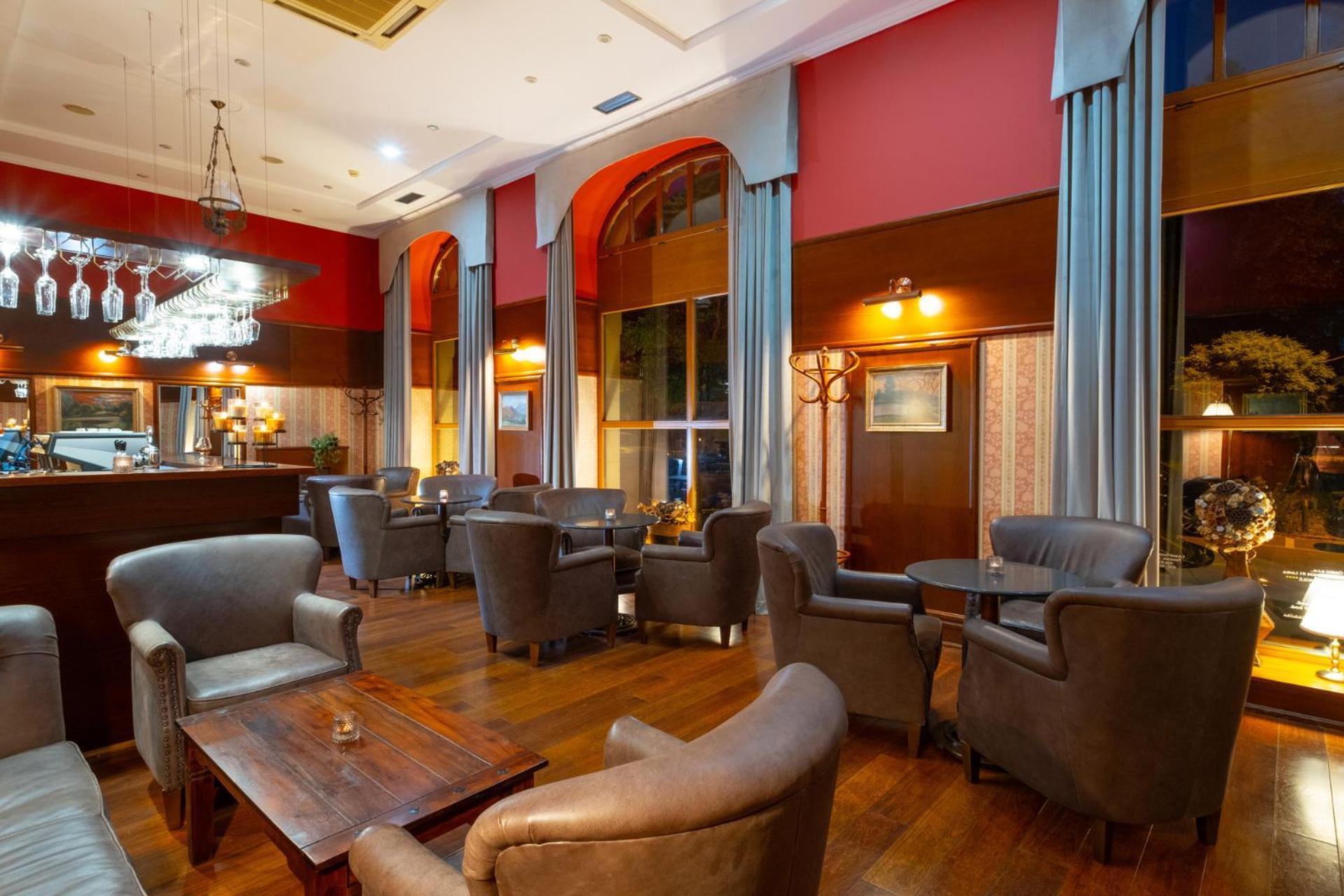 Hotel Golden Eagle Levice Luaran gambar