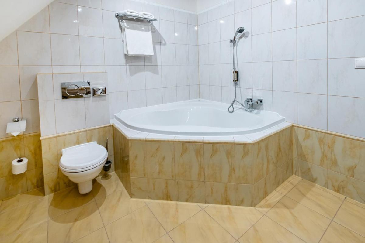 Hotel Golden Eagle Levice Luaran gambar