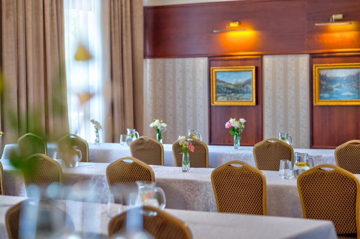 Hotel Golden Eagle Levice Luaran gambar