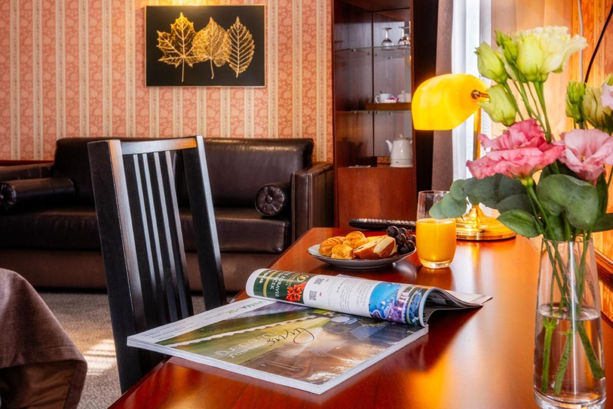 Hotel Golden Eagle Levice Luaran gambar