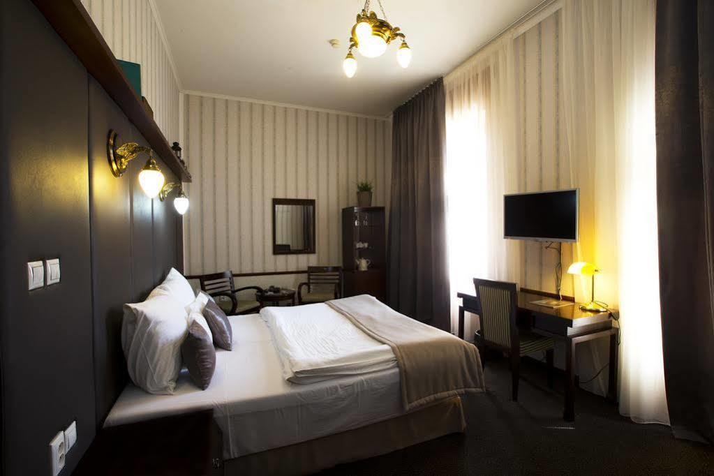 Hotel Golden Eagle Levice Luaran gambar